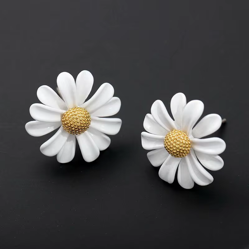 Nouvelles boucles d'oreilles asymétriques coréennes en forme de marguerite, abeille, tournesol et pa